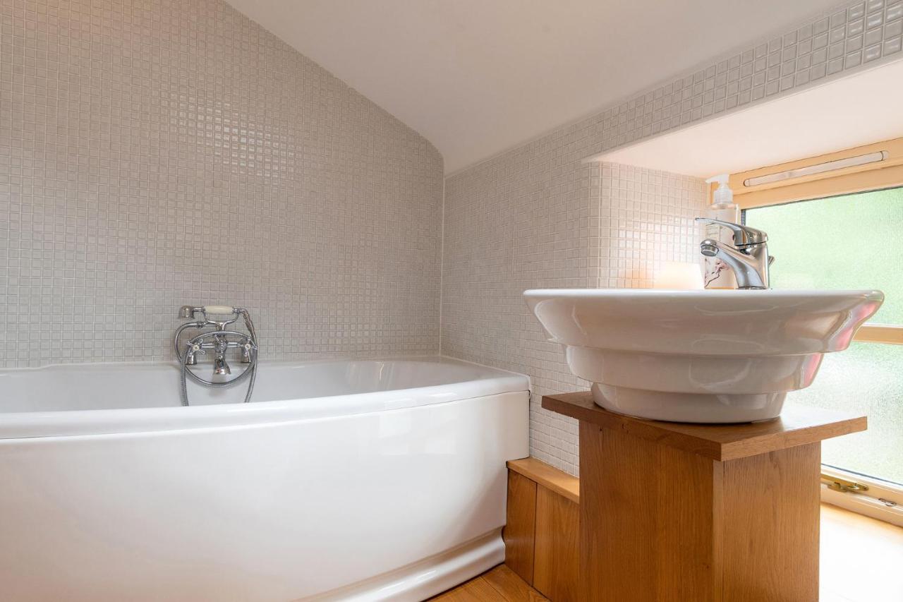 Finest Retreats - The Cottage - Luxury 1 Bed Cottage Rhydymwyn Exterior foto